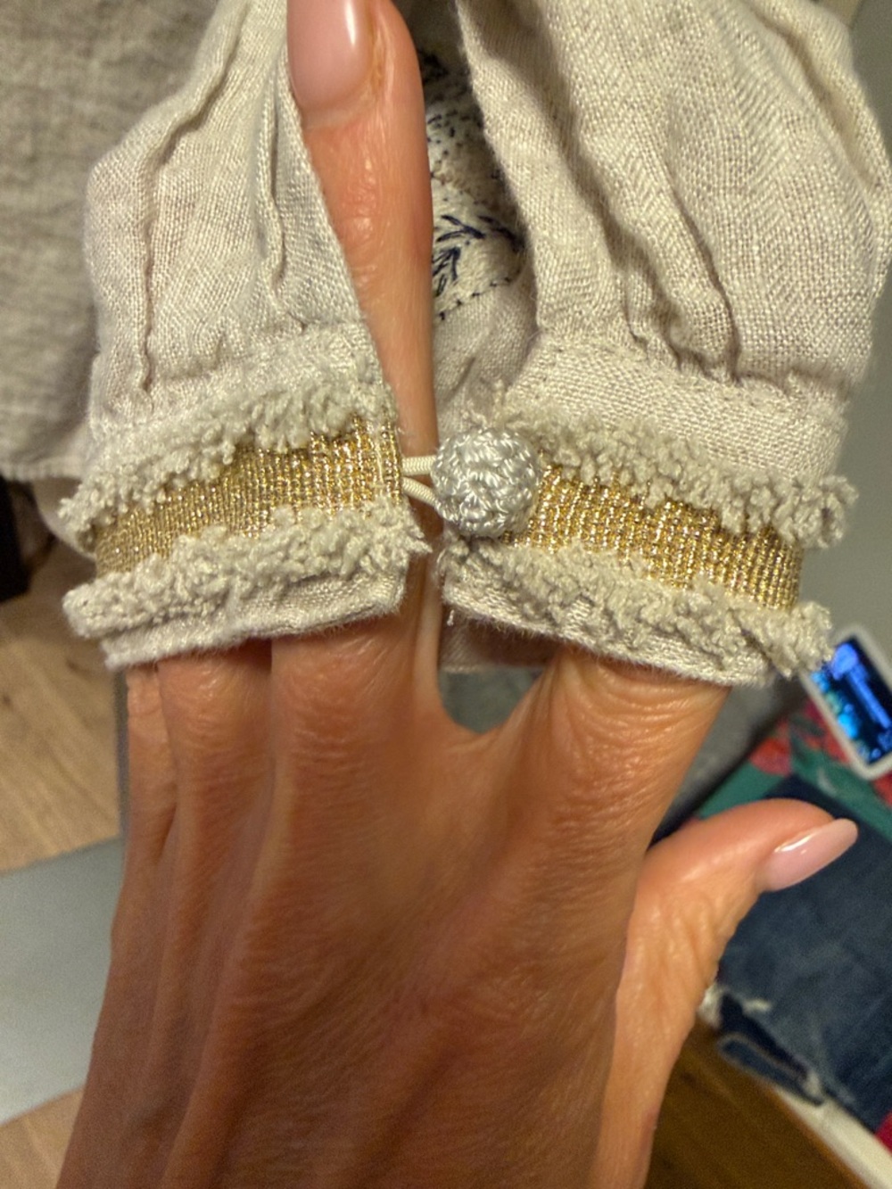 Chico’s Embroidered Boho Peasant Blouse in Natural Cream Linen - Picture 7 of 11